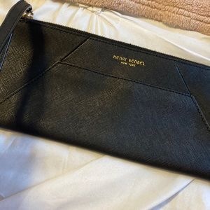 Henri bendel wristlet